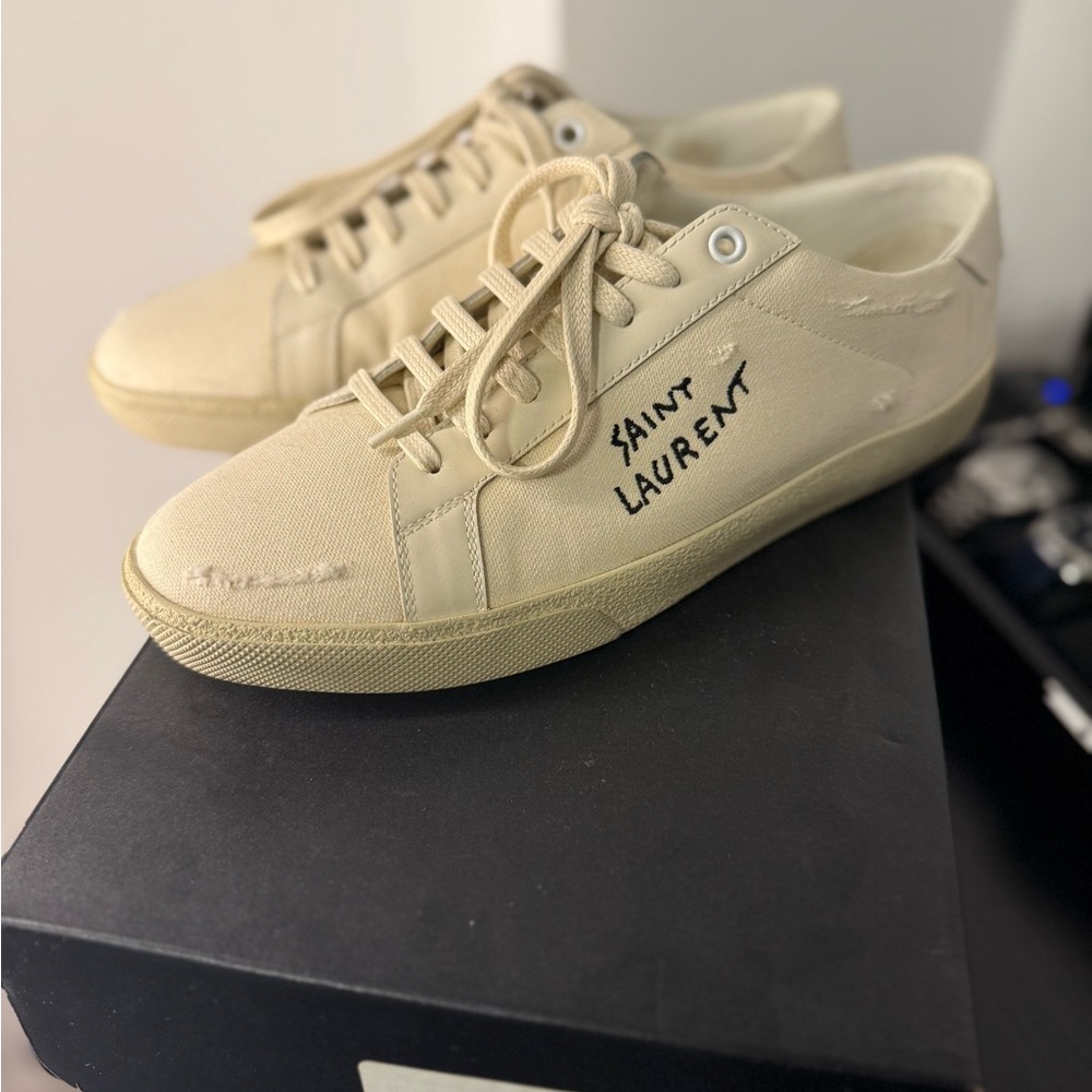 Saint Laurent court classic SL06 size 40.5